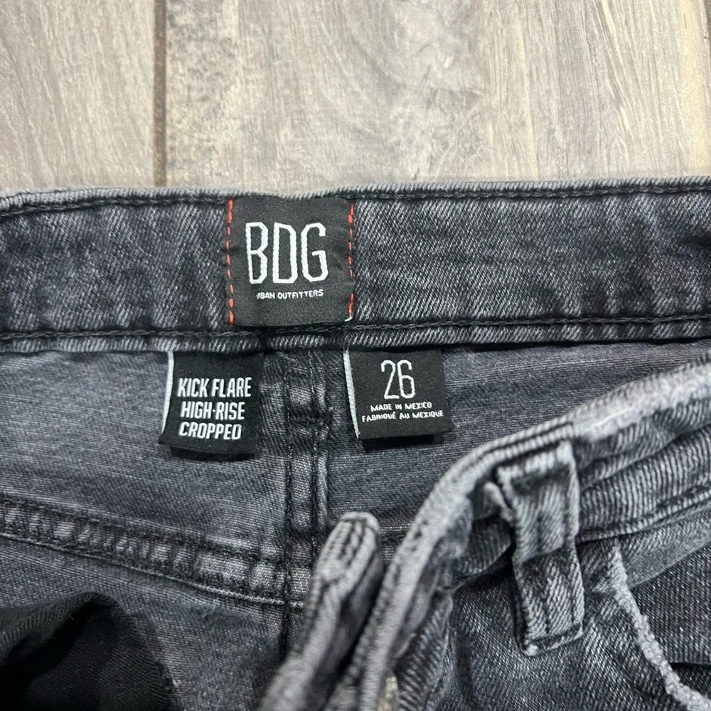 BDG Women's Dark Gray Black Kick Flare High Rise Cropped Jeans Size 26 Stylish - Picture 2 of 4